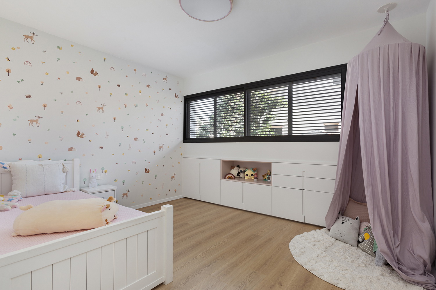 10462521-EB63-EBEA-C9A5-6B4B5C30ADDB