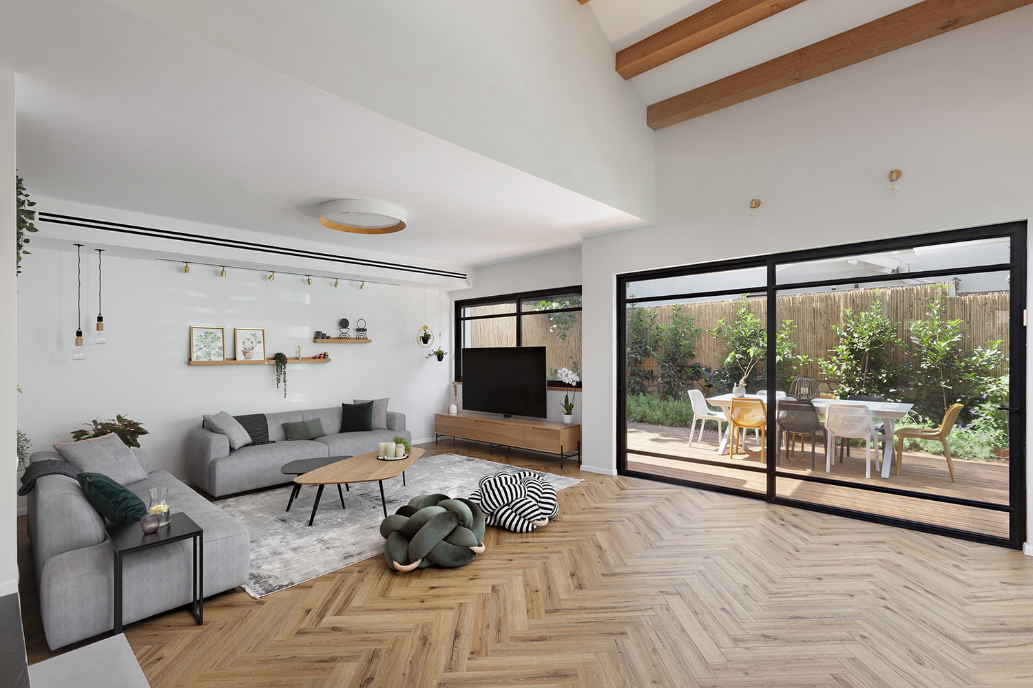 1CC884E5-731F-854B-1452-6DFFE9E08DEC