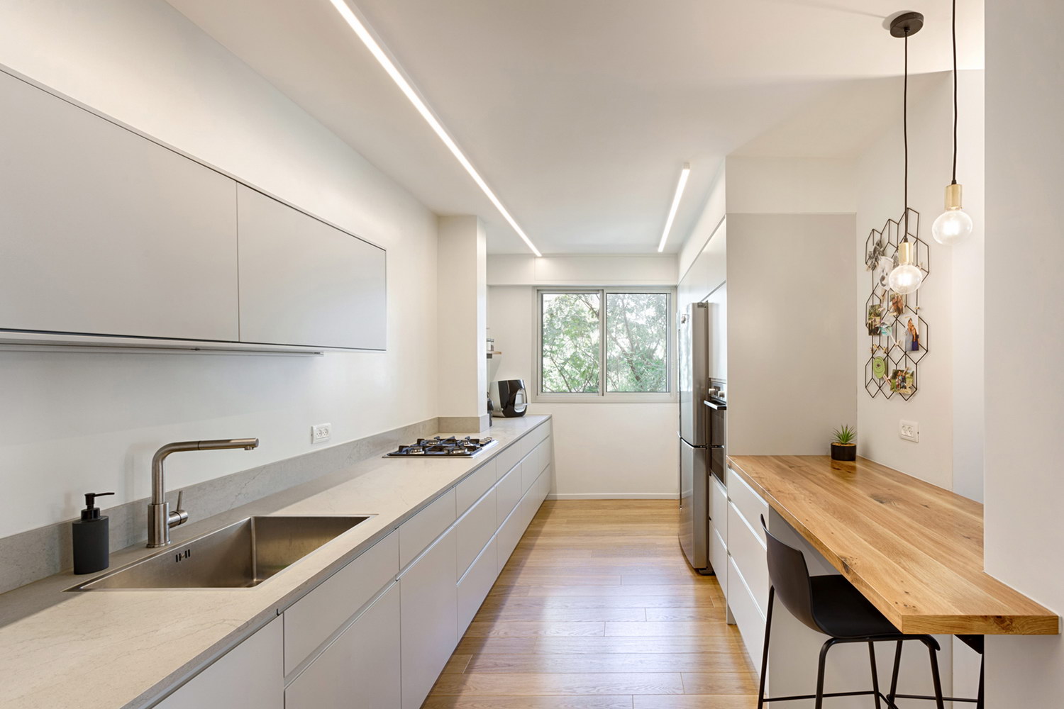 2079F186-4110-6D03-47A7-FC53B604F5D9