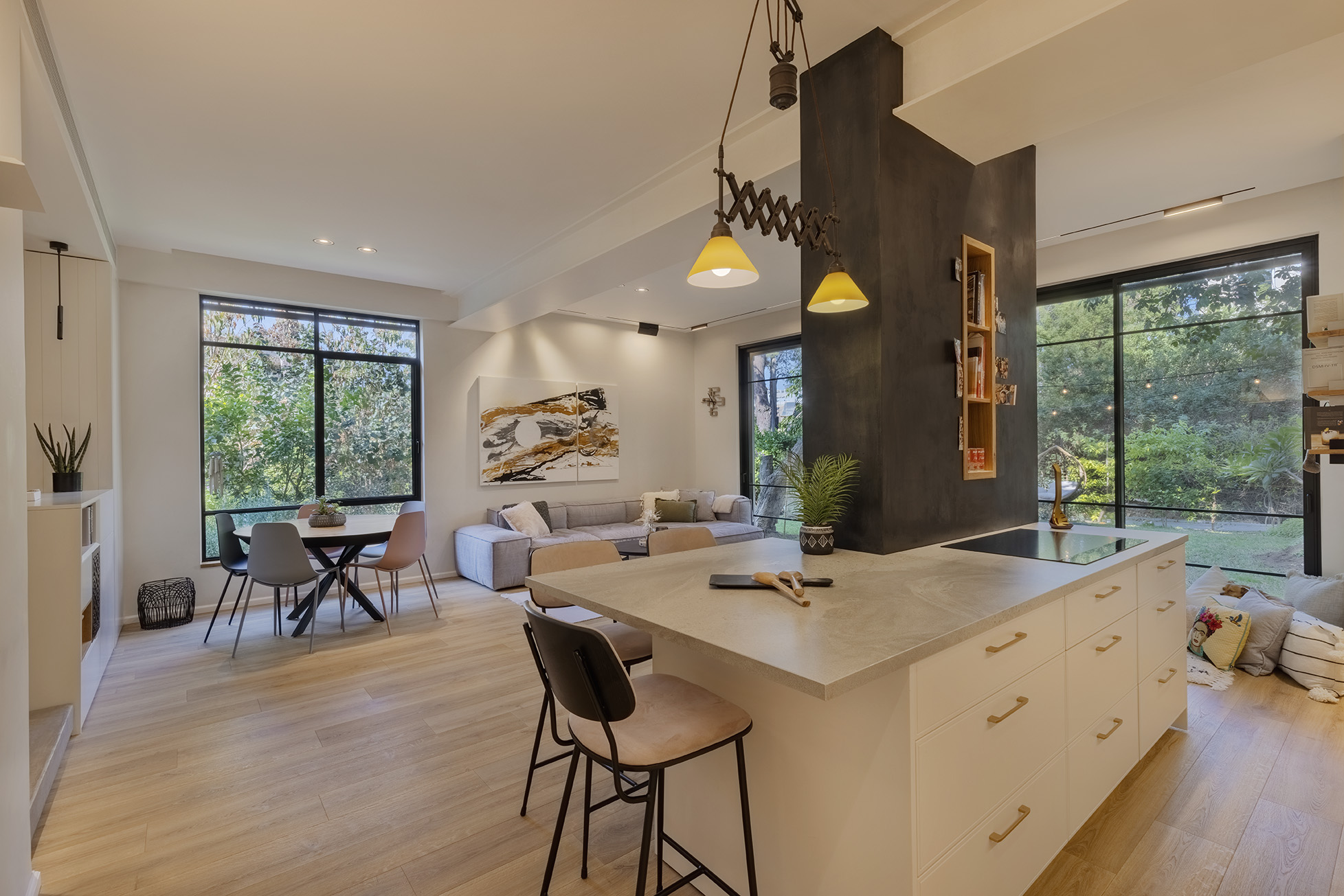 210EB84F-C015-A411-4BE5-E7B8B1149015