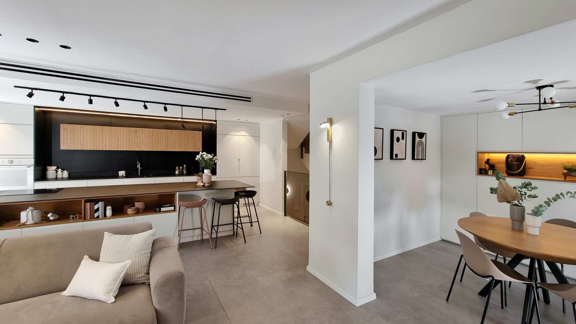 35128598-4F0C-6BDF-7645-D16405031E5C