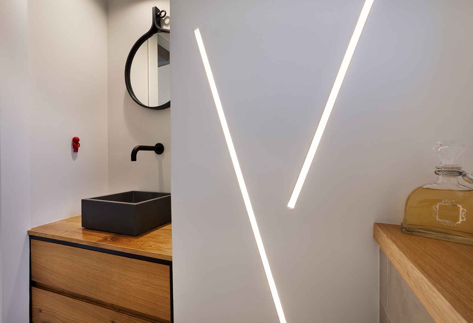 51AC39A5-B6FF-6EF1-4F1B-BA29D765767B