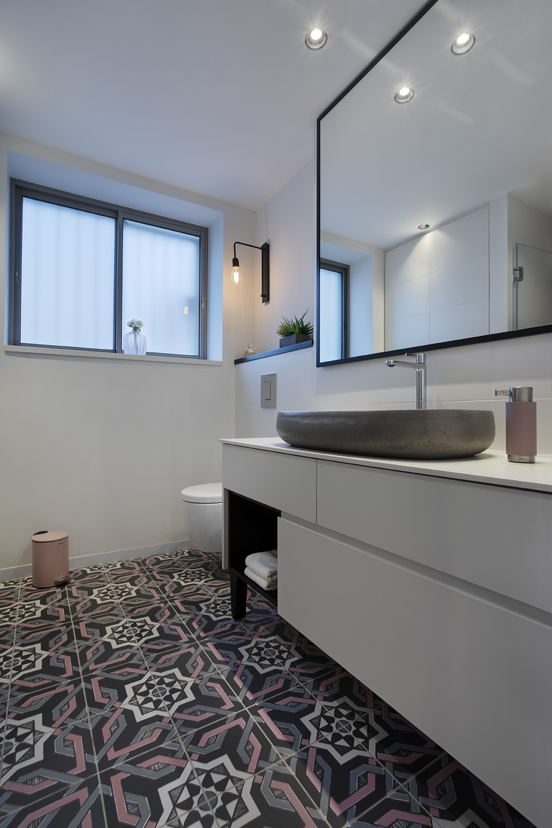 539E2176-2D7A-75E0-4156-2D98B1CD65B9