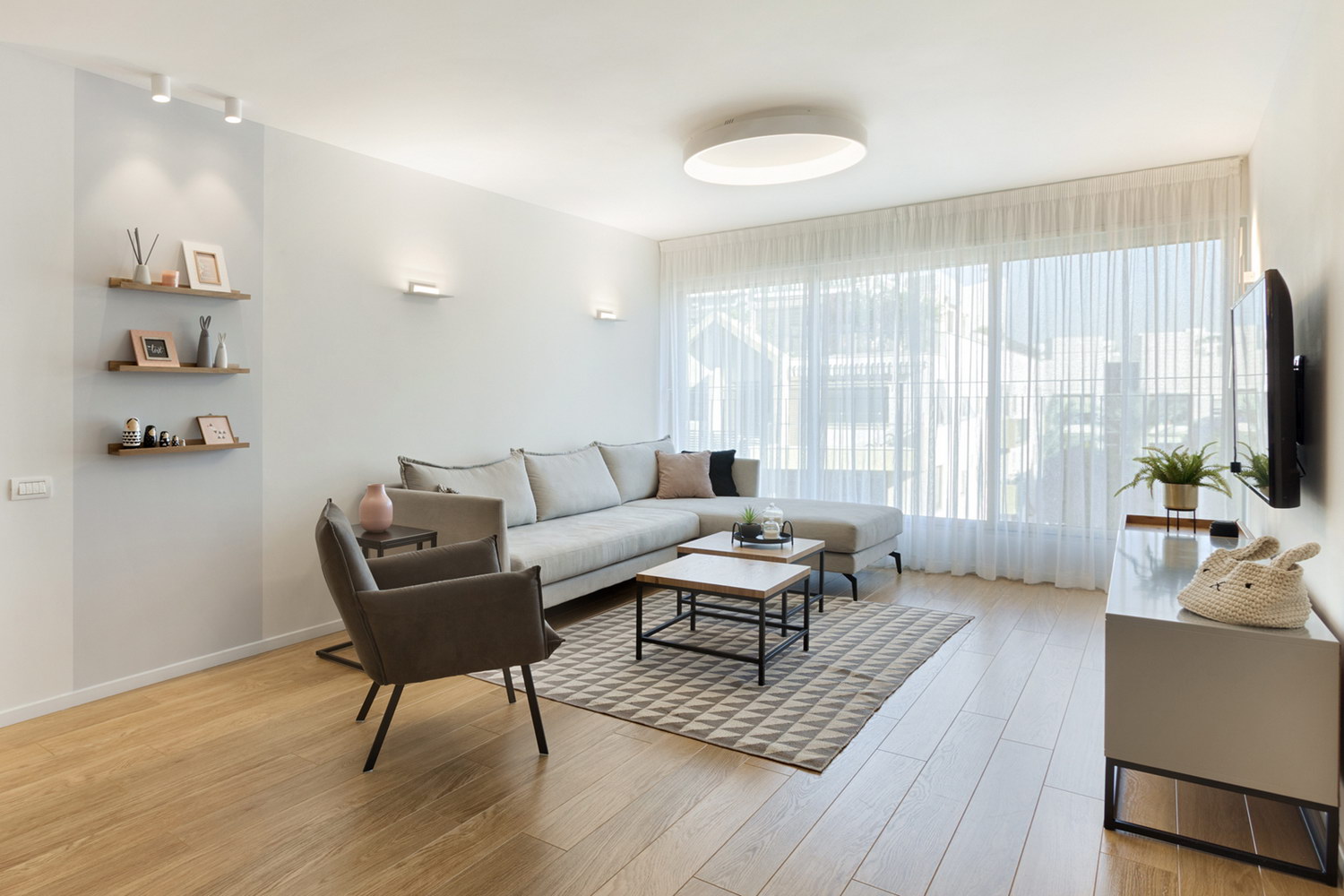 5E996EDC-88F4-16C9-119E-ACE51AFEBE71