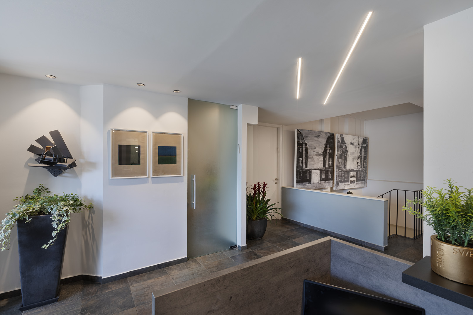 6D3BB10C-8737-A6E9-58DC-49FFE29B2056