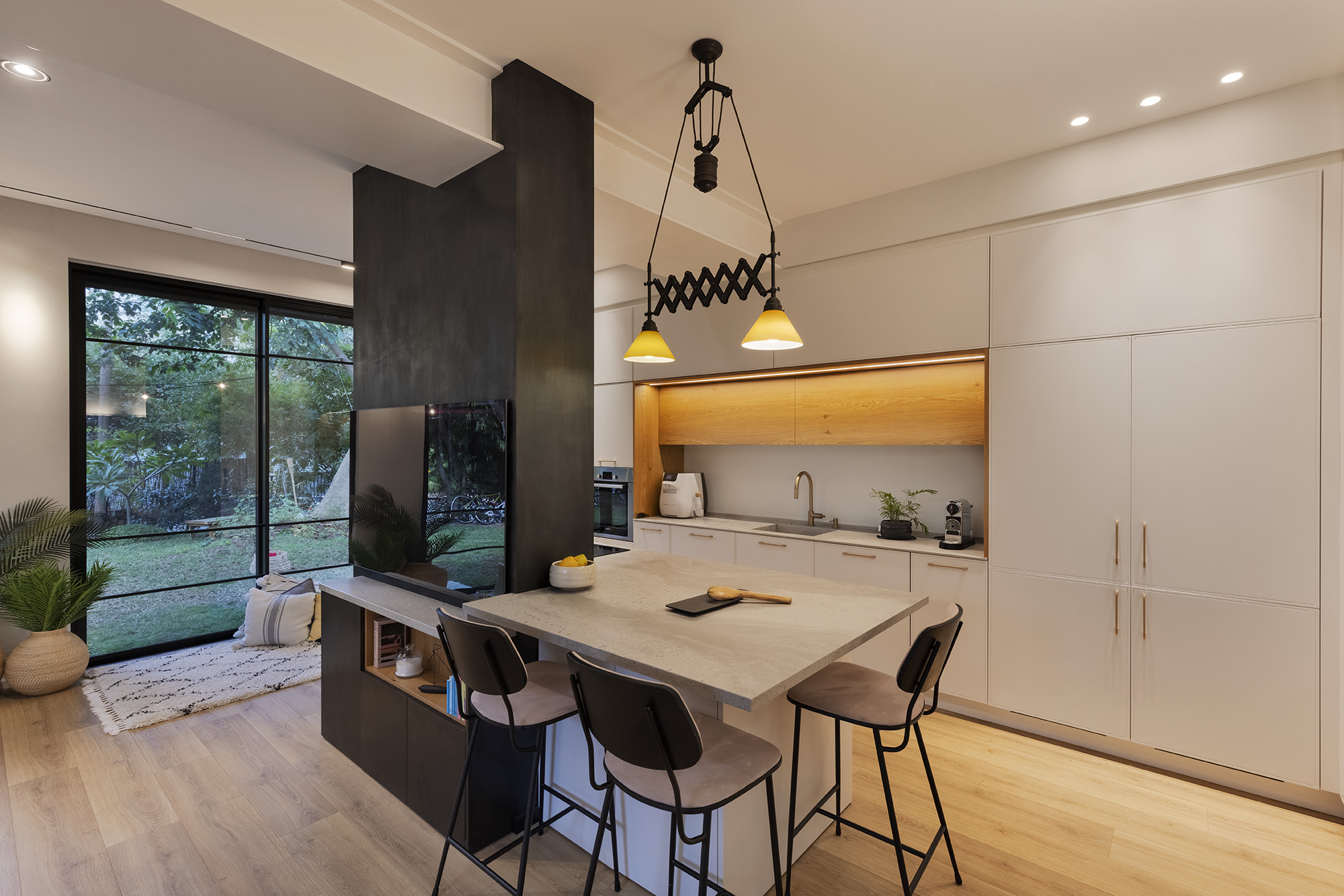 9CE94A6E-ACCB-57F9-2E35-948FA454807E