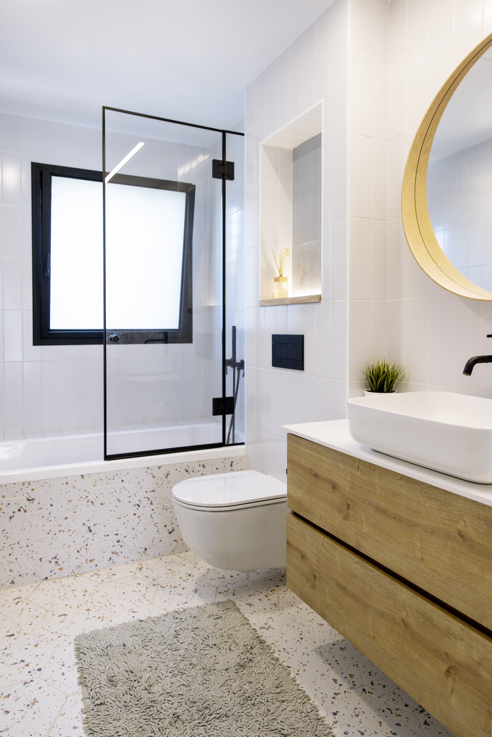 A774DE81-FFAD-9B3C-1260-B3A373B88AFB