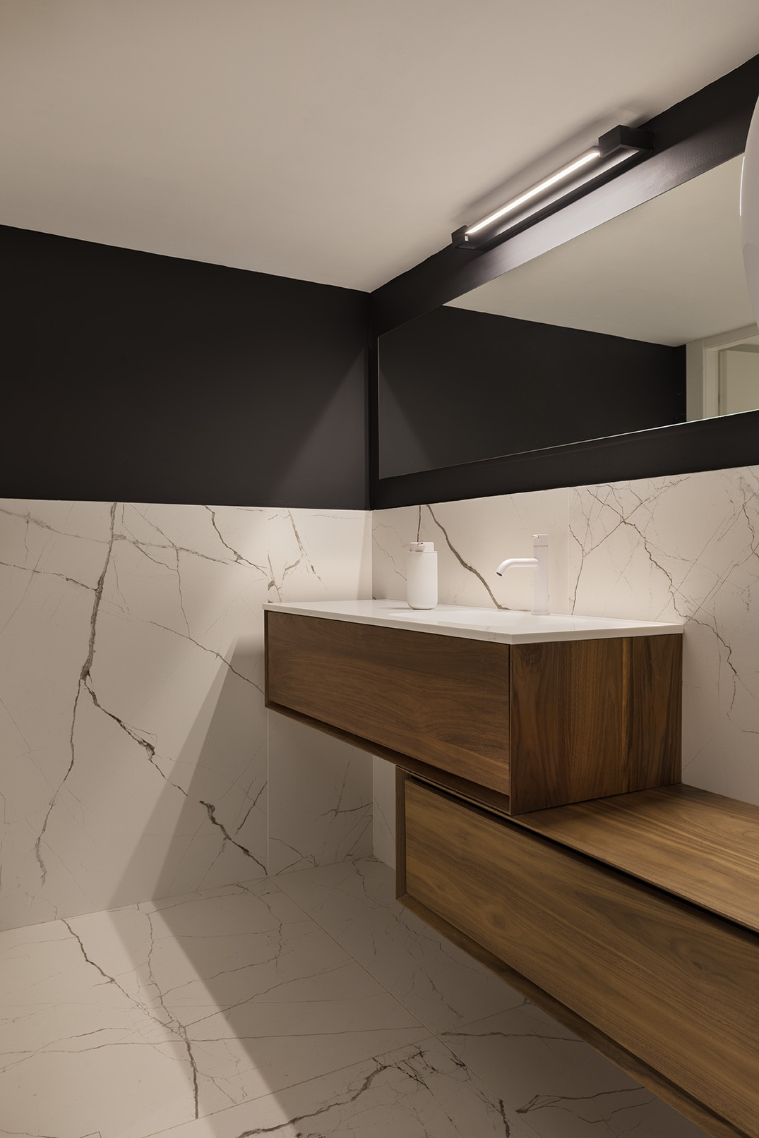 B31F1FC1-51AD-5DAF-9947-0D767F5D601D