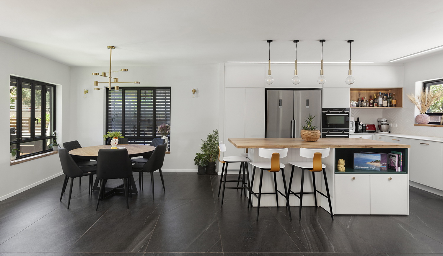 C0765DAF-D031-98E7-DF2B-DC328D6C5573