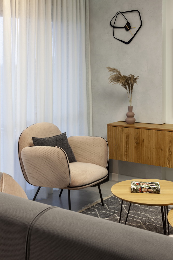 C40D7156-02C5-4211-6980-5DD7D1F5CABB