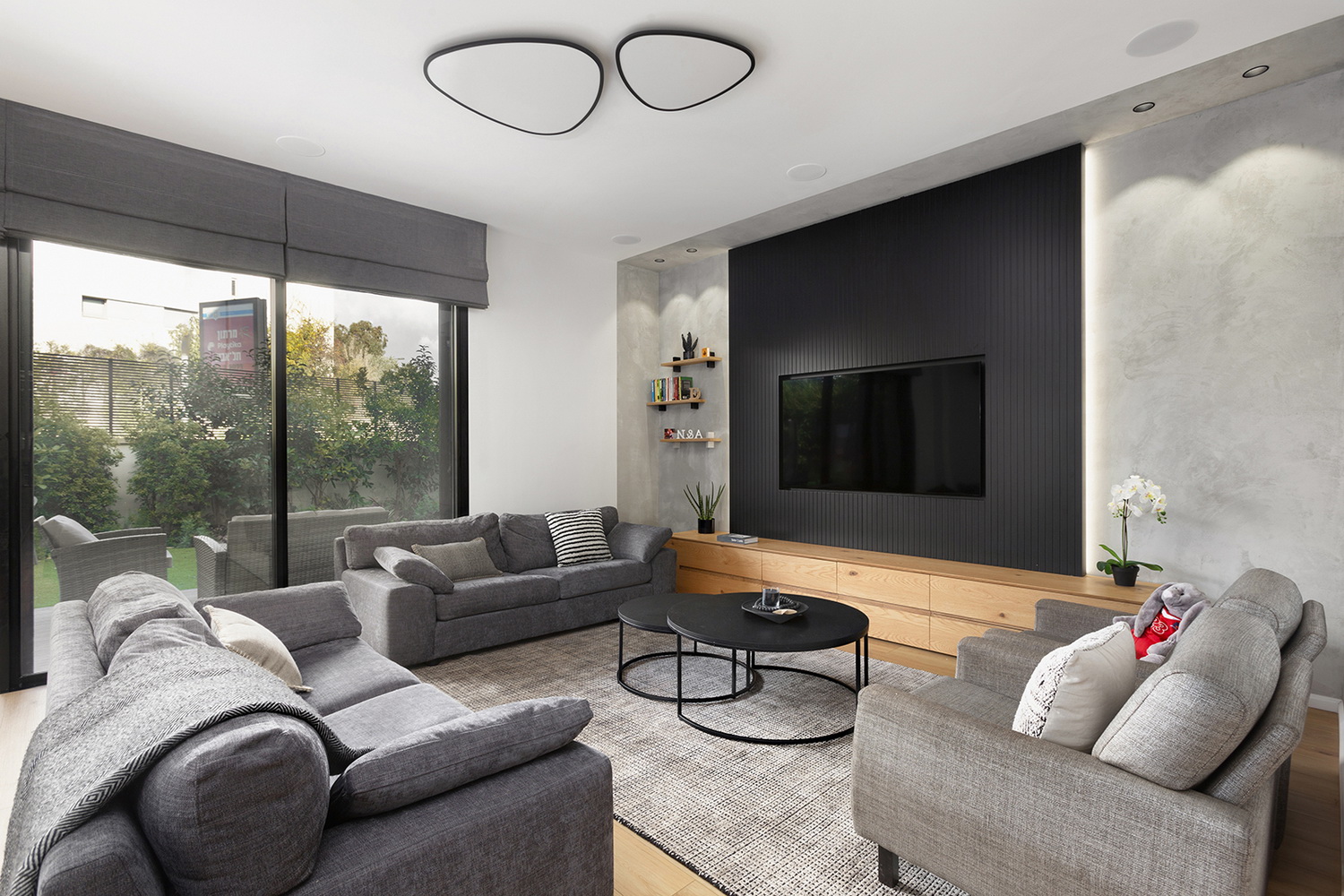 D9894452-B7F6-DAFB-A92E-80B9950427A6