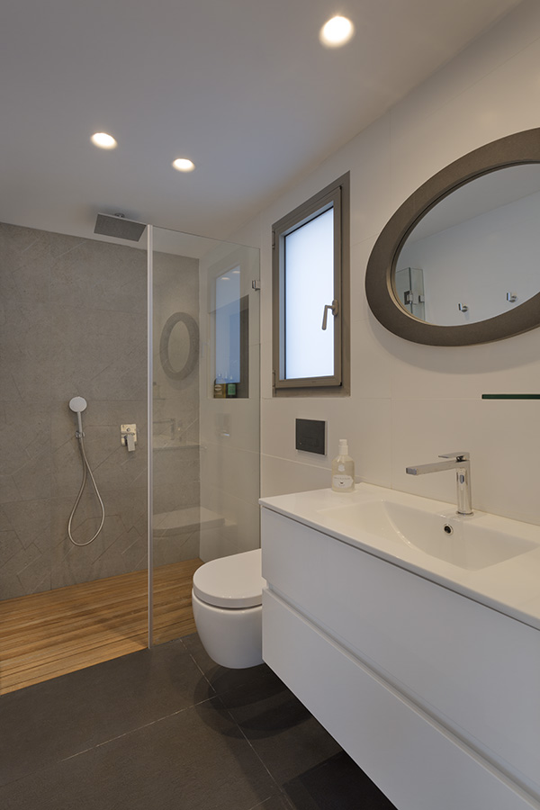 E3573D01-809C-5C97-476D-85704E6FAE7C