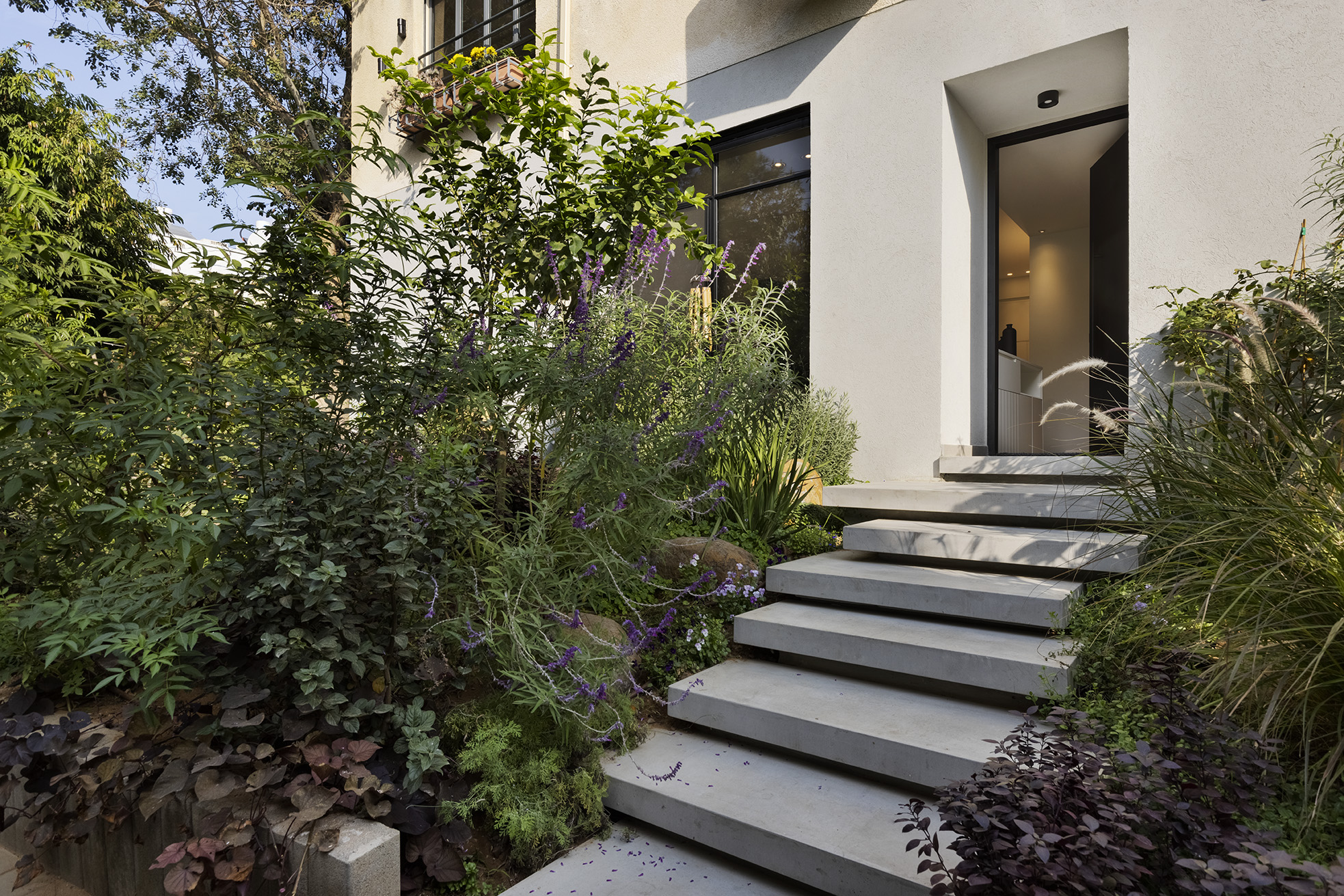 E4AA0D3B-7E11-CA23-0878-48BC130E5859