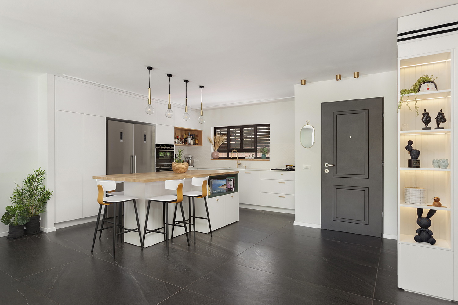 E6CF218B-F492-E5E9-ED39-79AE7AA595DE