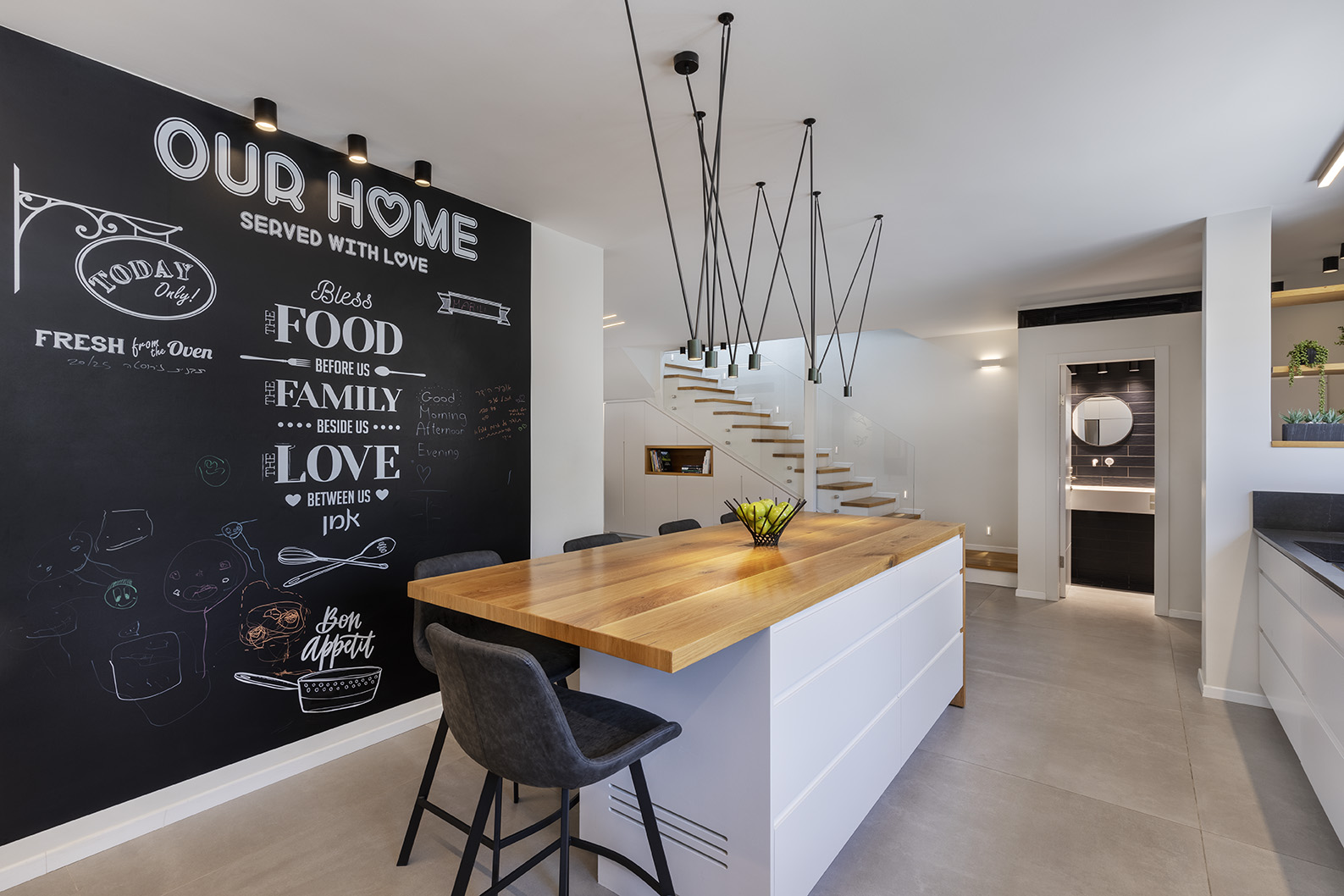 EF81E4FA-308A-1A4C-1359-88C7F948C5B3