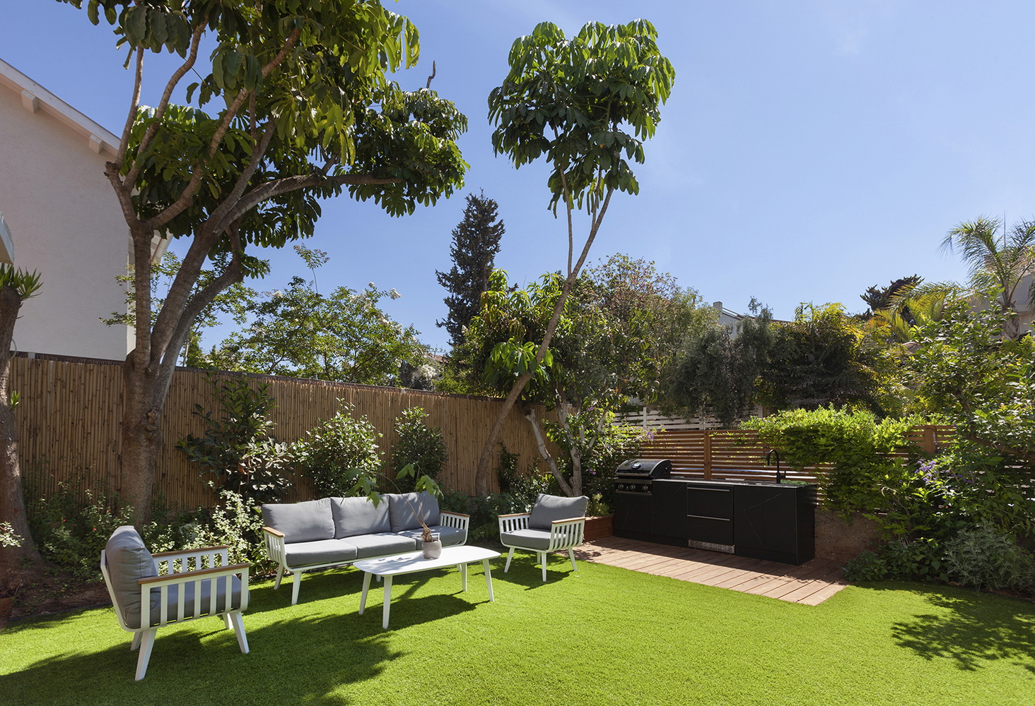 F44A391D-D273-9B57-7331-0C1593558574