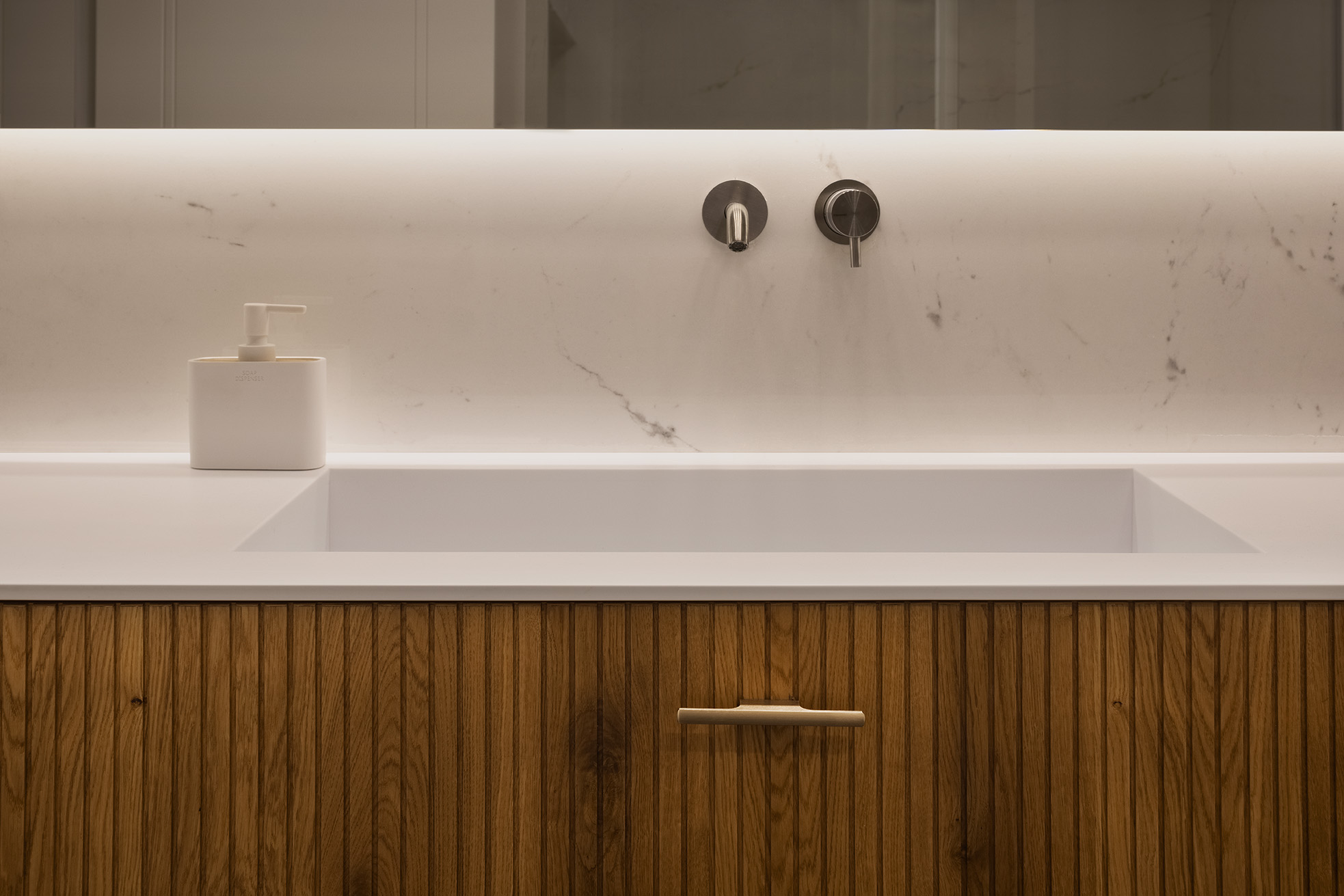 F7B24695-313D-AAAF-1CC2-179AC63C47BE