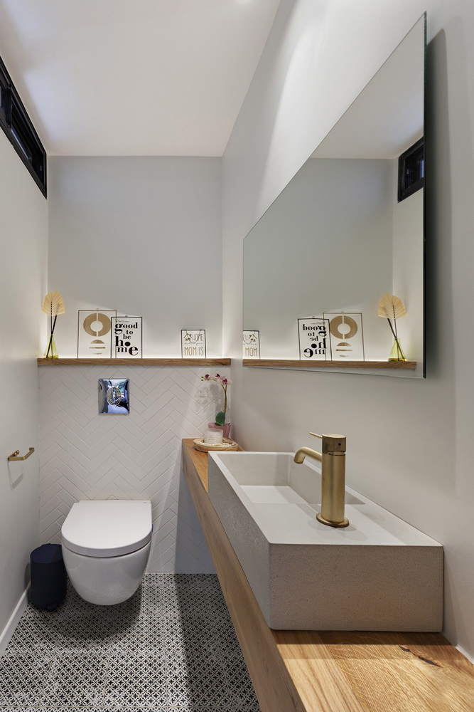 FD1EED8F-8993-7A58-CB8E-3F721D4DD791